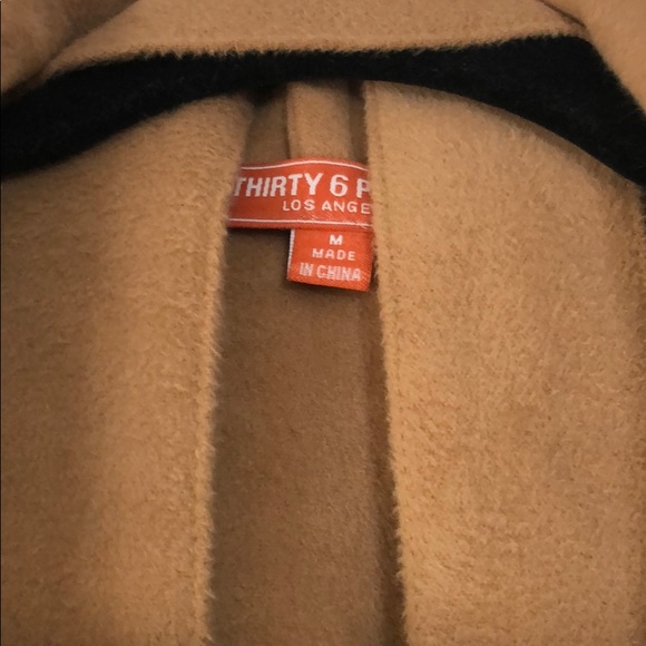 Cute coat - Picture 2 of 2